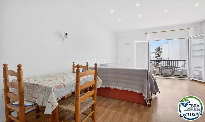 Foto 055257ea-eaeb-4ed8-989a-117d0bee3b55. Appartement dans calle poblat típic s/n dans Salins - Cavall de Mar Empuriabrava