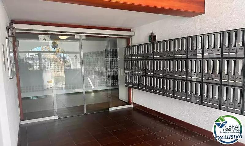 Foto d6d515c2-bdcb-436f-af69-8a112d21cb6a. Appartement dans calle poblat típic s/n dans Salins - Cavall de Mar Empuriabrava