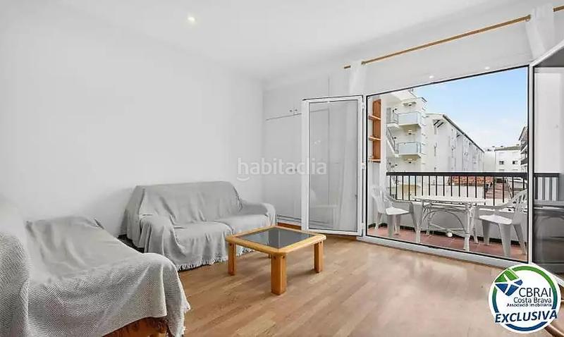 Foto f74a3a59-8334-4d13-9674-49e109b3e4ea. Appartement dans calle poblat típic s/n dans Salins - Cavall de Mar Empuriabrava