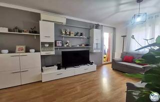 Appartamento  Carrer peni 37. Amplio piso familiar con 4 habitaciones