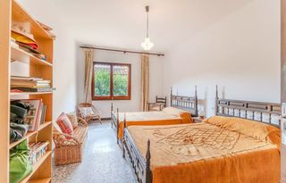 Haus in Calle de la resclosa 7. ???? casa con encanto junto al río en sant llorenç de la muga  i