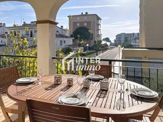 Etagenwohnung in Calle del berganti 6. En venta  piso luminoso con gran terraza en salatar, rosas