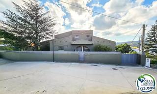 Maison  Calle rosselló 8. Casa de alto standing en la jonquera lujo entre montañas con pis