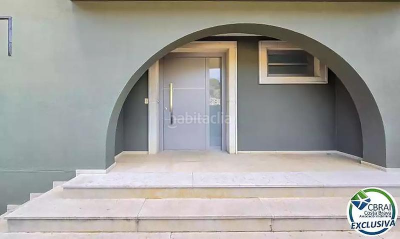 Foto b7640de8-1b61-4126-8326-e9cf9de4b583. Casa en calle rosselló 8 casa de alto standing en la jonquera lujo entre montañas con piscina privada climatizada y vistas espectaculares en Jonquera (La)