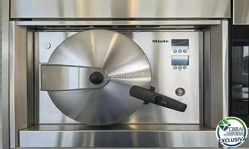 Foto dd833efd-30fb-43c7-8164-e700c4ff0294. Casa en calle rosselló 8 casa de alto standing en la jonquera lujo entre montañas con piscina privada climatizada y vistas espectaculares en Jonquera (La)