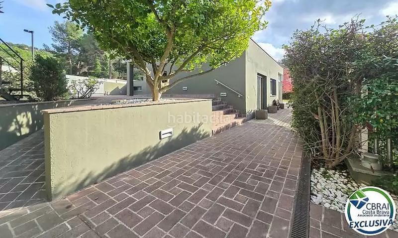 Foto f7102189-3bf6-4cf3-8623-2ba5c2ee90da. Casa en calle rosselló 8 casa de alto standing en la jonquera lujo entre montañas con piscina privada climatizada y vistas espectaculares en Jonquera (La)