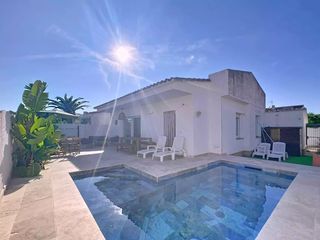 Maison à Alberes 37. Oportunidad  casa de una planta con piscina en empuriabrava