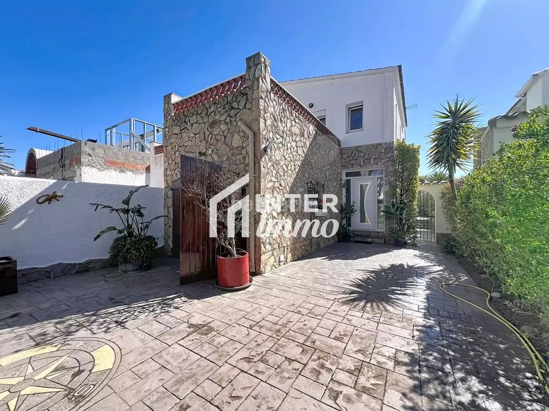 Foto 5f6ec338-46a1-41ca-b4d4-77ab30079d92. Casa amb piscina a Tordera - Fluvià - Llobregat Empuriabrava