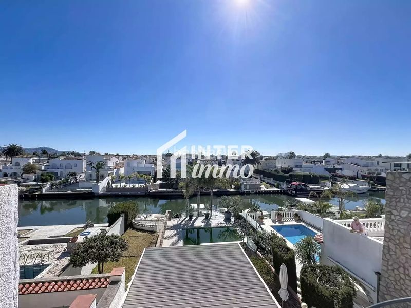 Foto 7f679982-6da0-4dc7-8b11-7bb87863dc53. Casa amb piscina a Tordera - Fluvià - Llobregat Empuriabrava