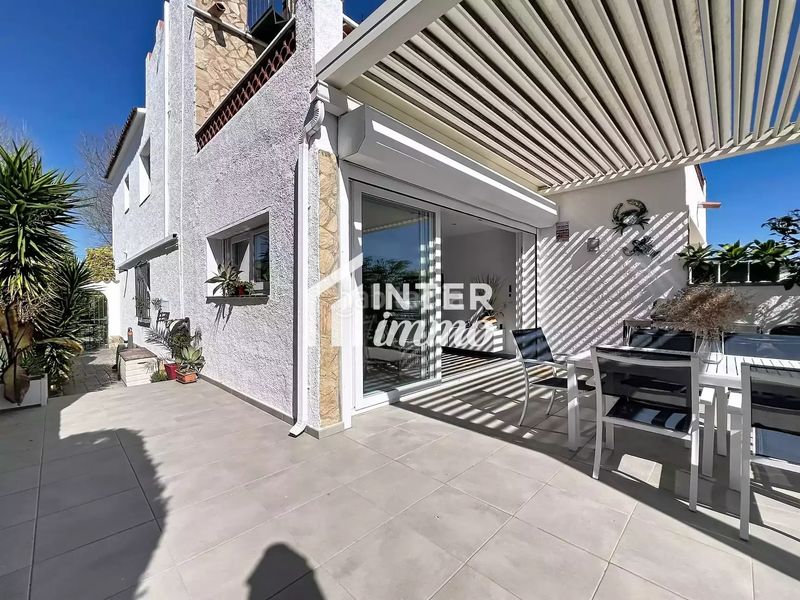 Foto f6d931f8-bb46-4ea9-93f1-58913209b976. Casa amb piscina a Tordera - Fluvià - Llobregat Empuriabrava