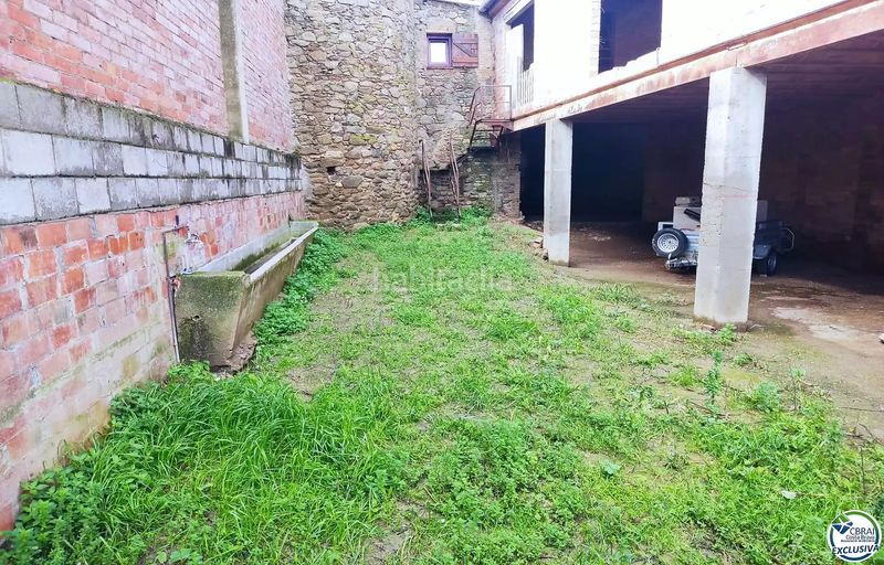 Foto 4f54e2c2-d871-4c60-ba26-338ec45a9400. Xalet a carrer castello 5 a Peralada