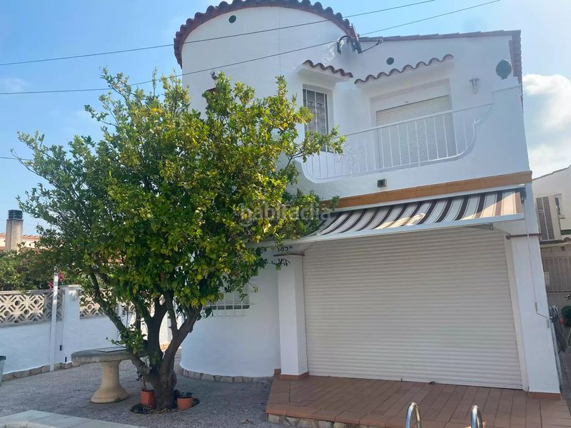 Foto 0aff5731-a1f3-4433-b01e-202c9e1bdc03. Casa amb piscina a Puigmal - Mas Nou Empuriabrava