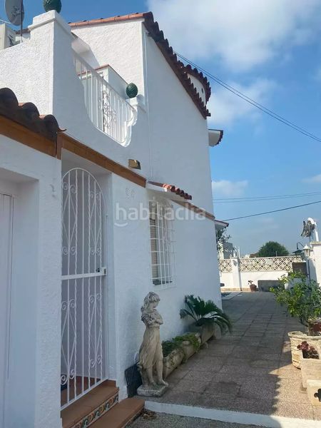 Foto b0d3b56e-8e39-4848-b607-23d7cac8addf. Casa amb piscina a Puigmal - Mas Nou Empuriabrava