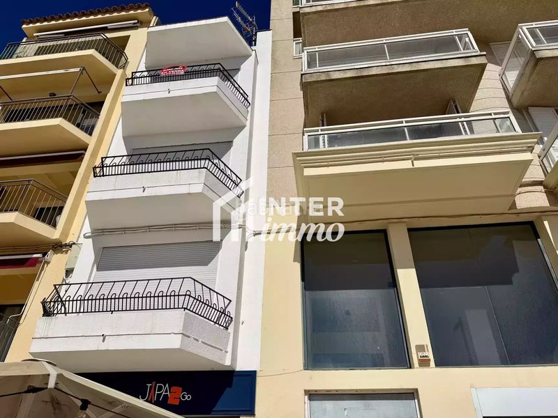 Foto 2b1cfdc6-6029-4f17-a77a-381312ea68bb. Piso en avenida de rhode 129 en venta apartamento reformado 2 dormitorios en el centro a 50m del mar en Roses