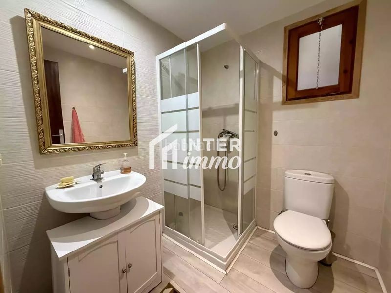 Foto cc65c6dd-8850-4bc9-9cdd-5ff279b68eae. Piso en avenida de rhode 129 en venta apartamento reformado 2 dormitorios en el centro a 50m del mar en Roses
