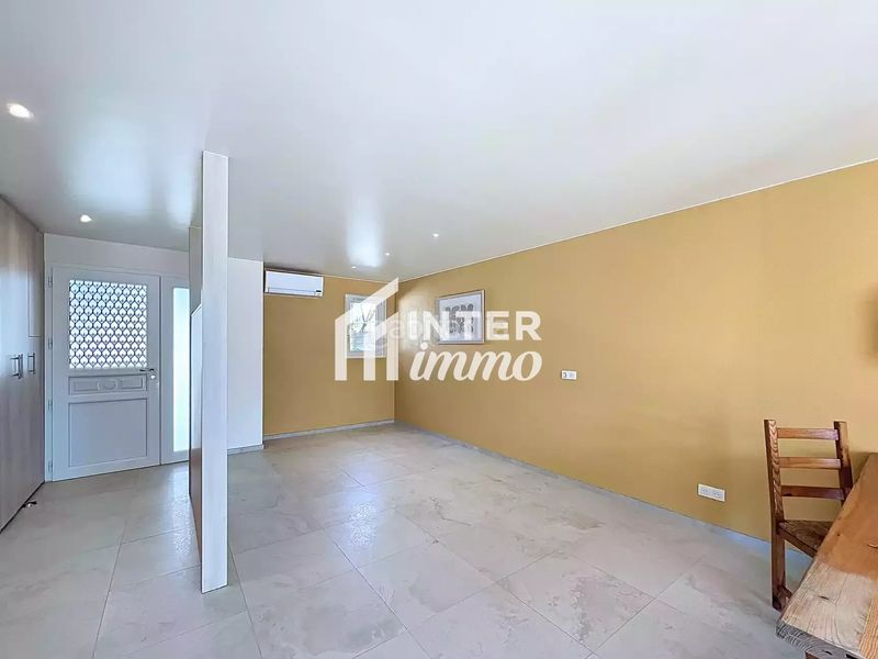 Foto 06b692ff-0587-4fc1-8acf-2239eba2c64e. Casa amb aparcament a Peni Empuriabrava