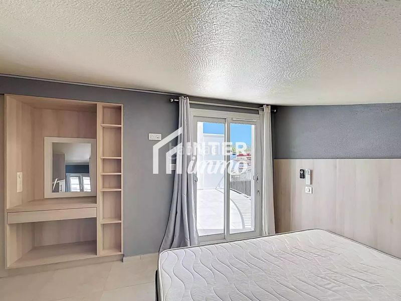 Foto 26f35aae-af2c-44c0-857a-388dfd7bb7ad. Casa amb aparcament a Peni Empuriabrava