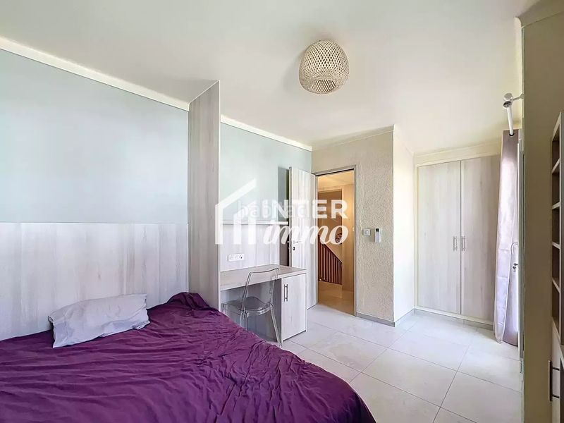 Foto 71835b3e-c287-491f-aa4d-f1b90bd142a4. Casa amb aparcament a Peni Empuriabrava