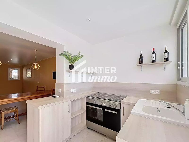 Foto 8ee7549c-3552-42bf-9966-72d2d096f6b1. Casa amb aparcament a Peni Empuriabrava