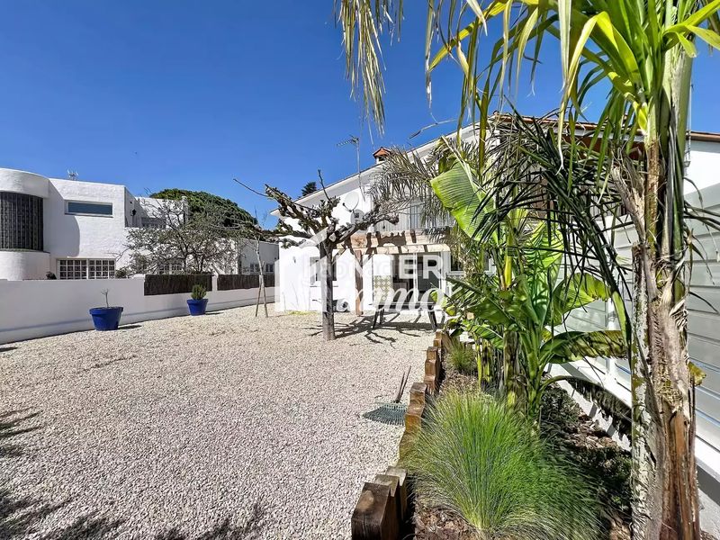 Foto b314d8cc-c827-4ac1-935b-b2d663139a05. Casa amb aparcament a Peni Empuriabrava