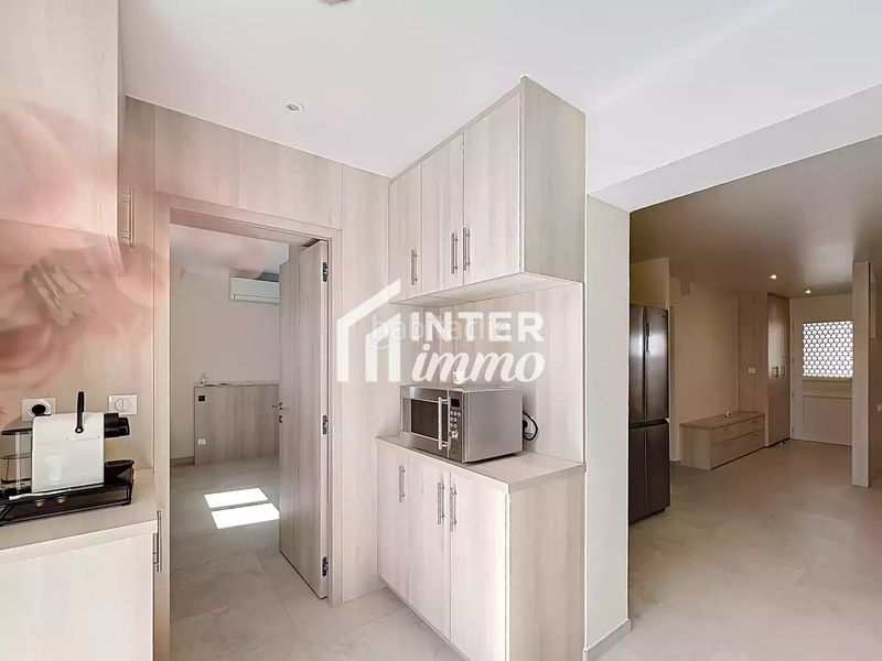 Foto ba360400-dbd8-425f-abbc-3a2e0b72852d. Casa amb aparcament a Peni Empuriabrava