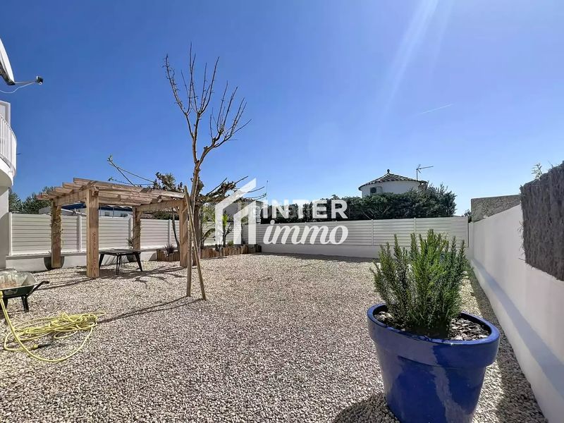 Foto bea42046-46da-4967-97cf-36dbec0a12b3. Casa amb aparcament a Peni Empuriabrava