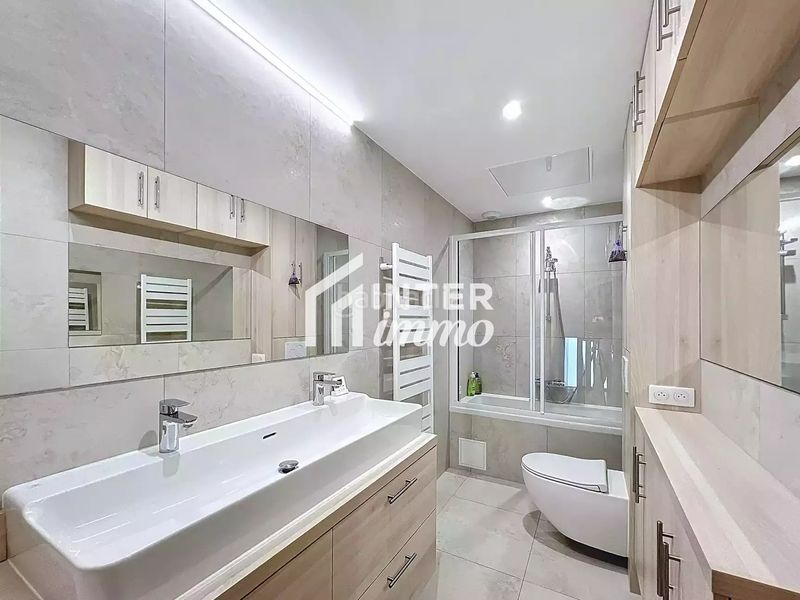 Foto dabdffe4-d3ea-4f61-adb8-2a14edcf1fa6. Casa amb aparcament a Peni Empuriabrava