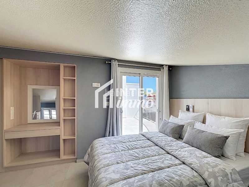 Foto fac229ee-4ea6-42c6-93f3-930e1d266e7b. Casa amb aparcament a Peni Empuriabrava