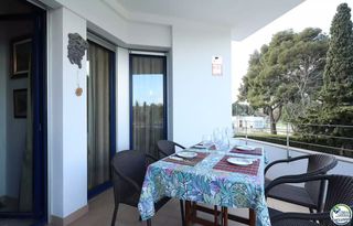 Appartamento in Avenida pau casals 13. Apartamento de 3 habitaciones con terraza y plaza de aparcamient