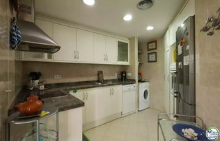 Etagenwohnung  Avenida pau casals 13. Apartamento de 3 habitaciones con terraza y plaza de aparcamient