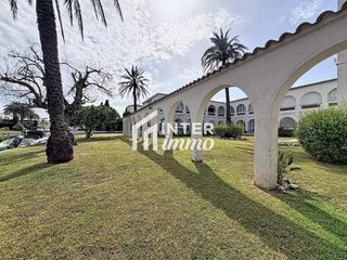 Apartament a Edificio albion segre 3/4. Piso de 2 habitaciones con vista al canal y licencia turística.