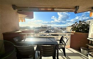 Pis  Calle merce rodoreda 1. Apartamento reformado con vistas al mar y licencia turística
