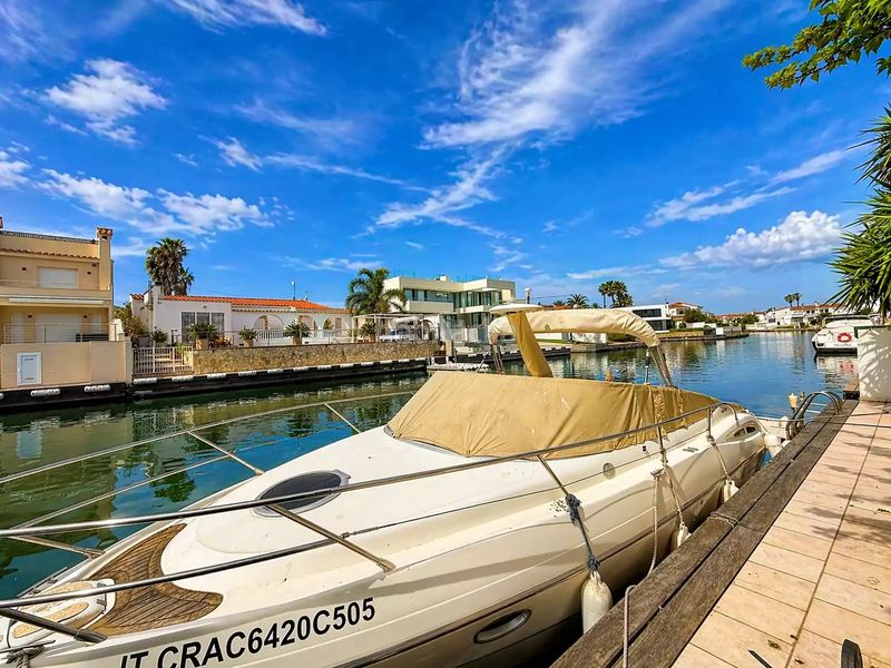 Foto c1f8041a-e65a-4d1a-9f0e-cb24ada51139. Casa amb aparcament piscina a Francolí - Freser - Noguera Empuriabrava