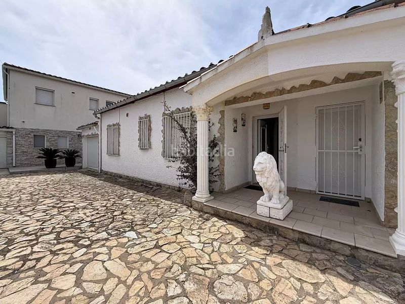 Foto c490faa9-b11e-482c-b9e0-076440b1cd68. Casa amb aparcament piscina a Francolí - Freser - Noguera Empuriabrava
