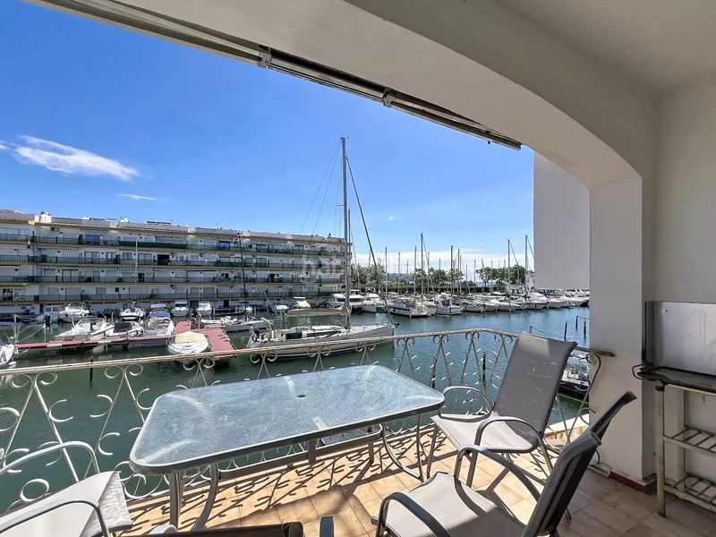 Foto e2b9a499-9684-4110-963f-d25a7268e7ca. Casa amb aparcament a Port Grec - Port Moxó Empuriabrava