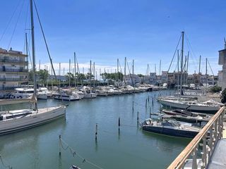 Maison dans Port Grec - Port Mox�. Casa de pescador con amarre de 5 x 10 m antes de los puentes, a
