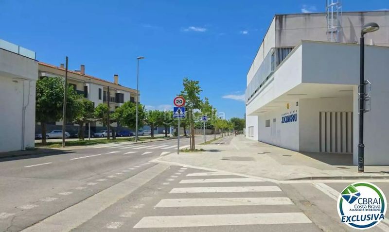 Foto 42b49b09-ad7d-4107-bd8c-83d44ef668ad. Pis amb aparcament a Carretera de Roses-Fossos Figueres