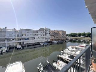Apartament a Alberes. Apartamento con vistas al canal, terraza y parking en empuriabra