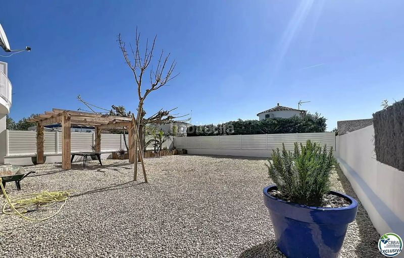 Foto e431a649-60bd-448c-8c9f-3f75ffb9f958. Casa a Peni Empuriabrava