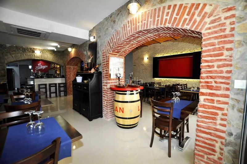 Foto 39eec93b-38cd-46a9-9af9-7c2b27461578. Local comercial a Centre Roses
