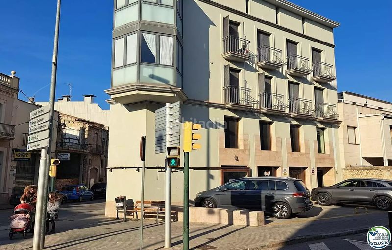 Foto 84cf6ba3-0a72-434b-b0c2-2bbfc1d13c35. Local comercial amb calefacció a Eixample-Horta Capallera Figueres