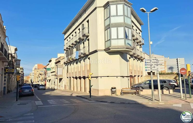 Foto b65adbcf-b490-45d7-a06f-25dd0602dbf3. Local comercial amb calefacció a Eixample-Horta Capallera Figueres