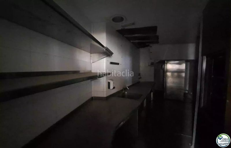 Foto cf516cfc-c772-420e-ab2b-44dff1a6716c. Local comercial amb calefacció a Eixample-Horta Capallera Figueres