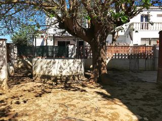 Casa  Puigmal d. Tu próximo proyecto en empuriabrava casa con jardín y gran poten