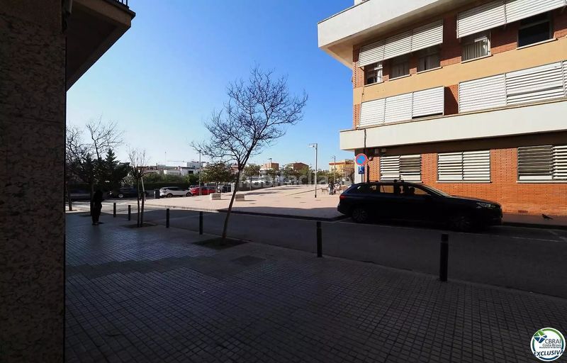 Foto 01f8dd7f-ab53-4acb-9a4e-887b9236cc9d. Local comercial local centro en Centre Roses