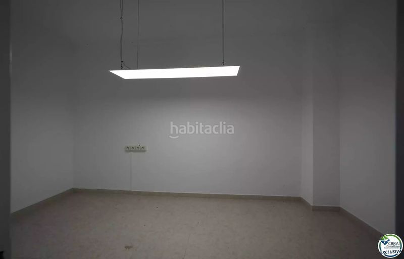 Foto 2f4578a8-38f0-4a4c-8632-d3827ae36a91. Local comercial local centro en Centre Roses