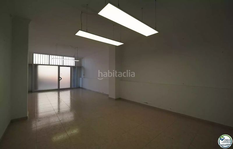 Foto caa44e29-2db2-4d67-ad46-ab9824f00991. Local comercial local centro en Centre Roses