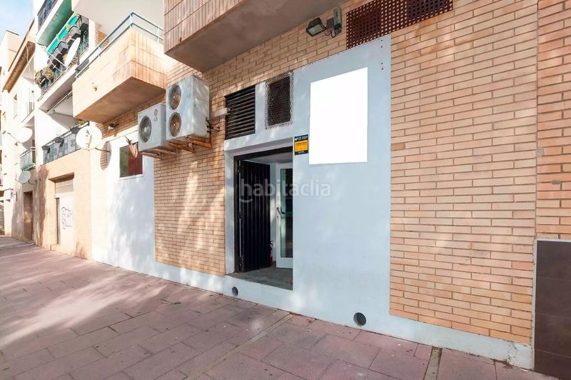 Foto 632d2686-ced1-41e2-99e1-68b83ee2b5b2. Local comercial a Centre Roses