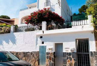 Piso  5254 apivend 2000. Gran apartamento de 3 dormitorios con bonitas vistas a la montañ