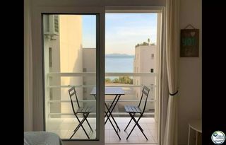 Flat  Joanot martorell. Bonito apartamento en salata roses con vista mar